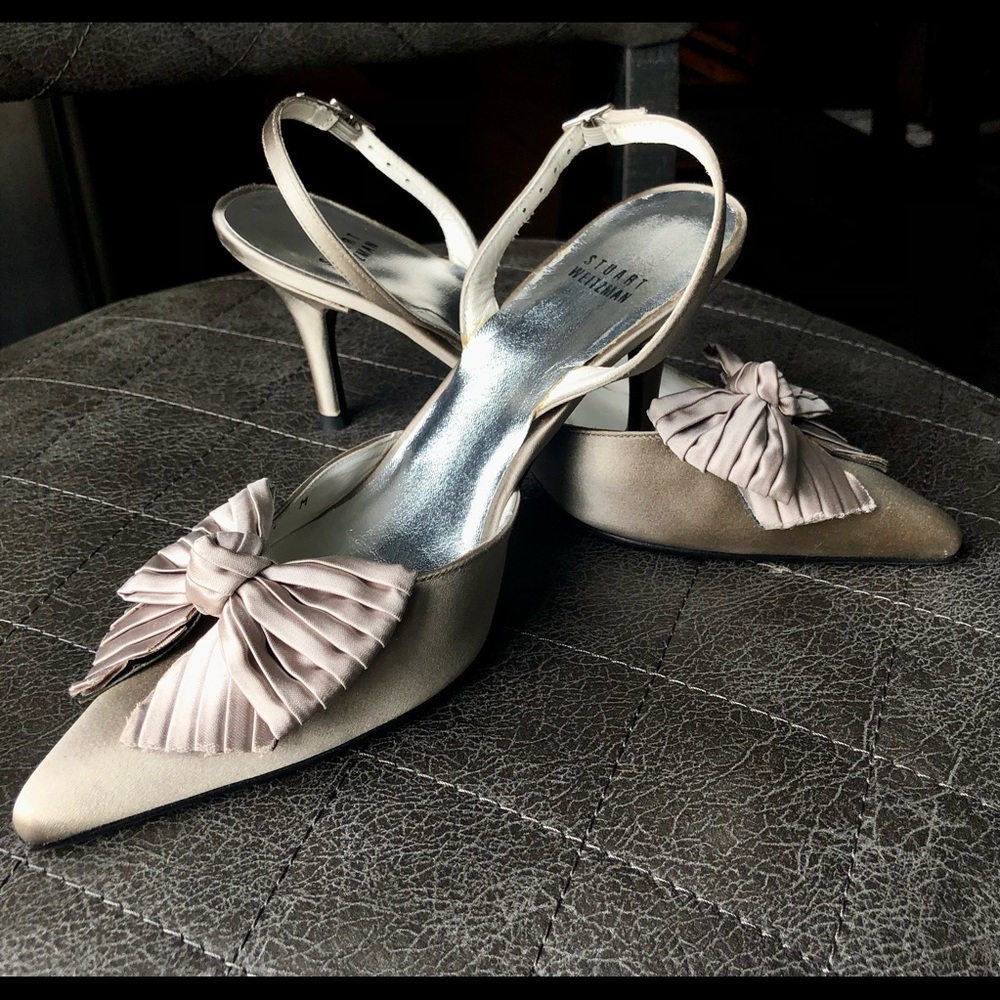 Like new! Pointed toe Stuart Weitzman heel